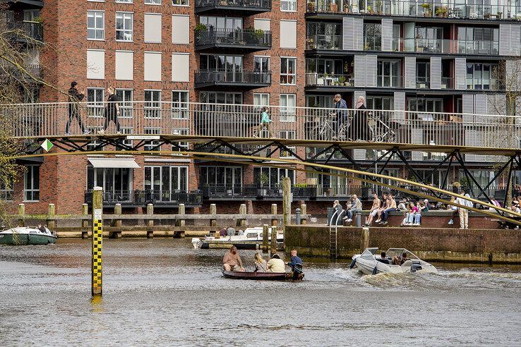 In beeld: Zwolle geniet met volle teugen van warmste 6 april ooit - Foto: Obbe Bakker