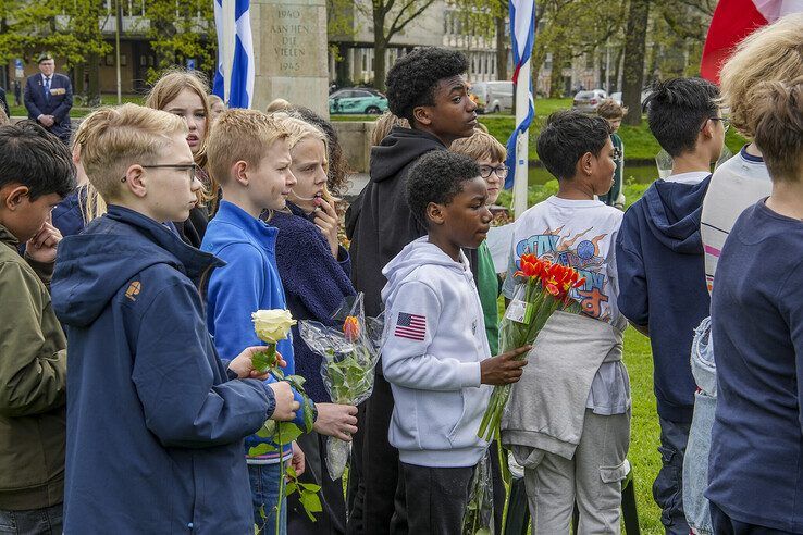 In beeld: Zwolle herdenkt 79 jaar vrijheid in Ter Pelkwijkpark - Foto: Obbe Bakker