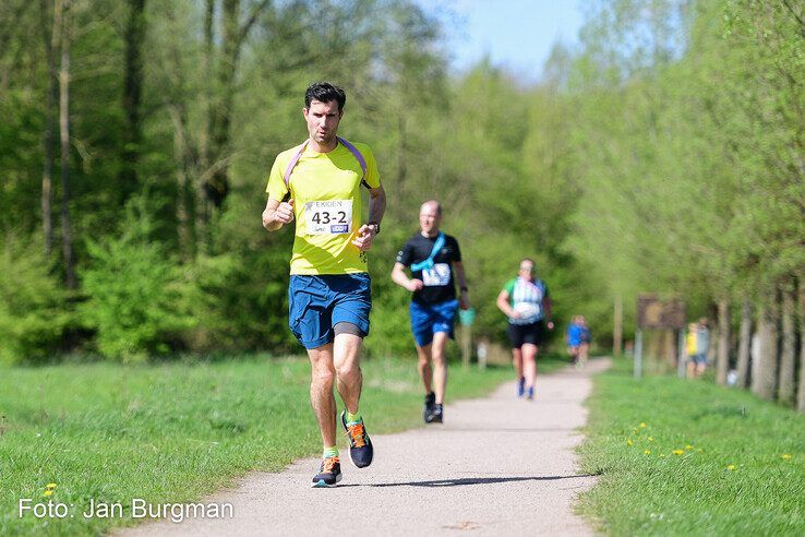 In beeld: Kinderen tot 12 jaar debuteren bij Ekiden Zwolle - Foto: Jan Burgman