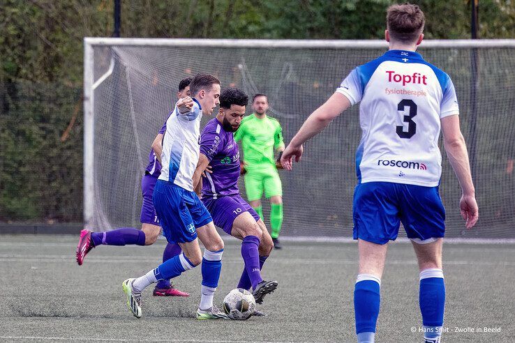 In beeld: ZAC laat belangrijke punten liggen tegen Dieze West - Foto: Hans Smit