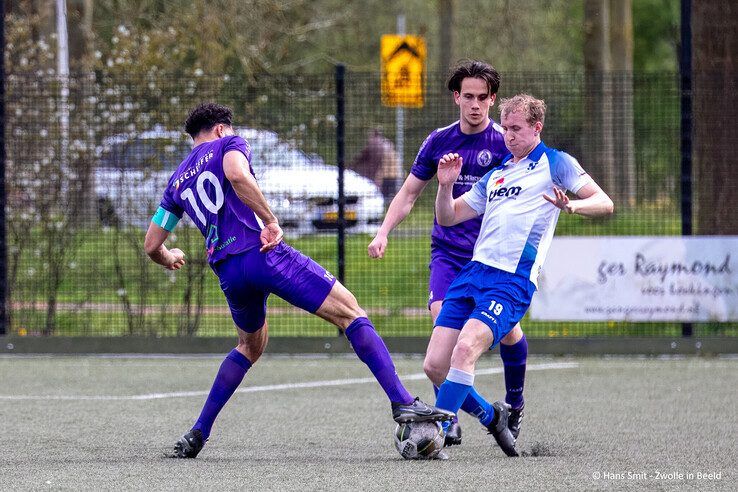 In beeld: ZAC laat belangrijke punten liggen tegen Dieze West - Foto: Hans Smit