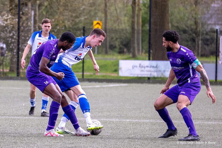 In beeld: ZAC laat belangrijke punten liggen tegen Dieze West - Foto: Hans Smit