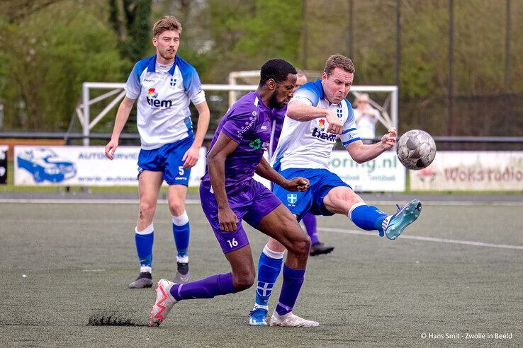 In beeld: ZAC laat belangrijke punten liggen tegen Dieze West - Foto: Hans Smit