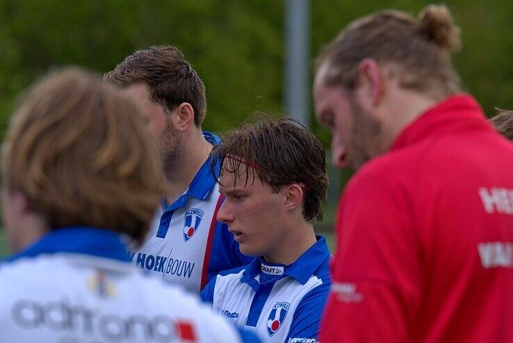 In beeld: HC Zwolle Heren gaat onderuit in Roden, dames pakken derde plek terug - Foto: Bob Koning