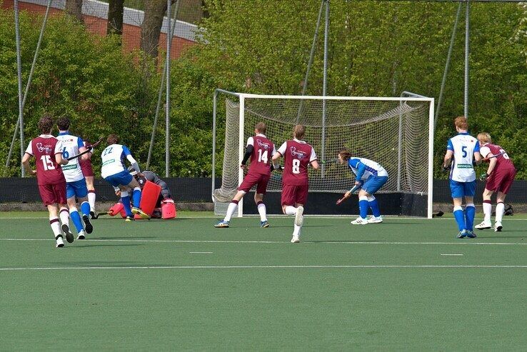 In beeld: HC Zwolle Heren gaat onderuit in Roden, dames pakken derde plek terug - Foto: Bob Koning