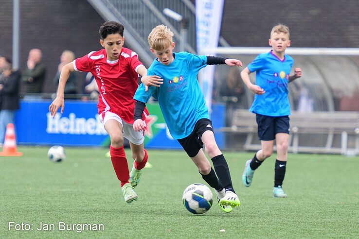 In beeld: Finaledag schoolvoetbal Zwolle - Foto: Jan Burgman