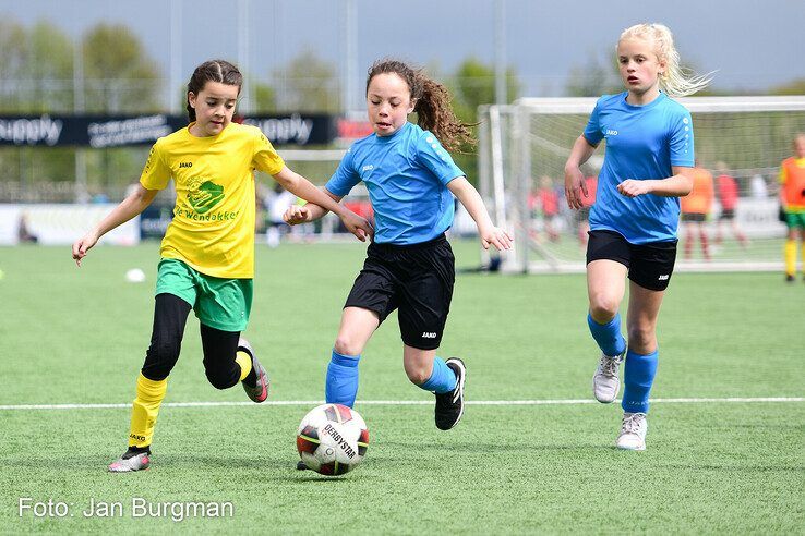 In beeld: Finaledag schoolvoetbal Zwolle - Foto: Jan Burgman