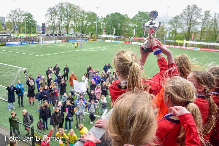 In beeld: Finaledag schoolvoetbal Zwolle - Foto: Jan Burgman