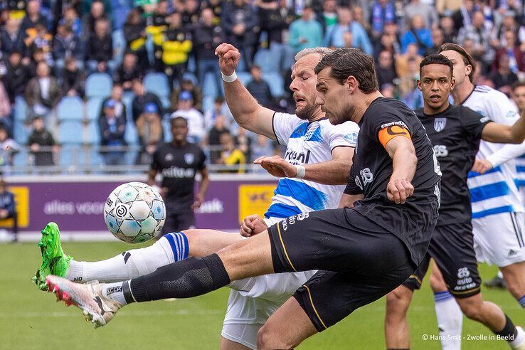 PEC Zwolle zeker van lijfsbehoud na winst op Heracles - Foto: Hans Smit