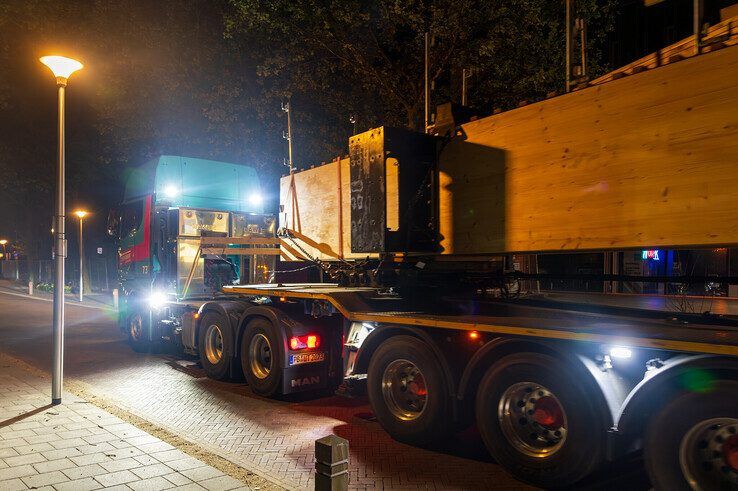 In beeld: Treinverkeer rondom Zwolle ligt plat, laatste voorbereiding bouw loopbrug afgerond - Foto: Peter Denekamp