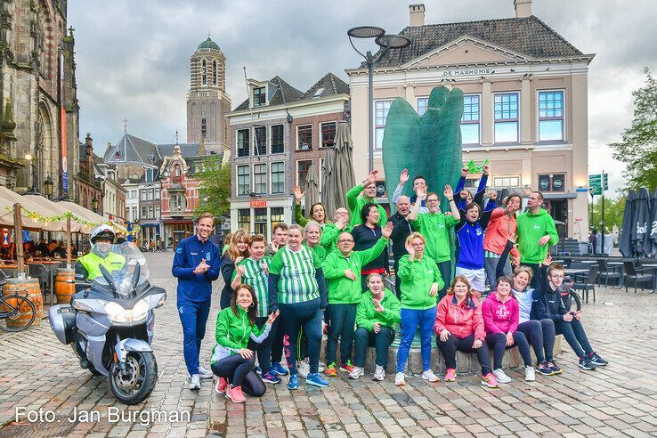 In beeld: Helden van Halve Marathon Zwolle verkennen parcours - Foto: Jan Burgman