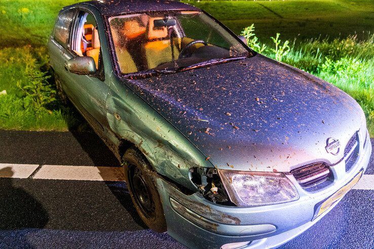 Automobilist rijdt van talud A28 in Zwolle, mogelijk alcohol of drugs in het spel - Foto: Peter Denekamp