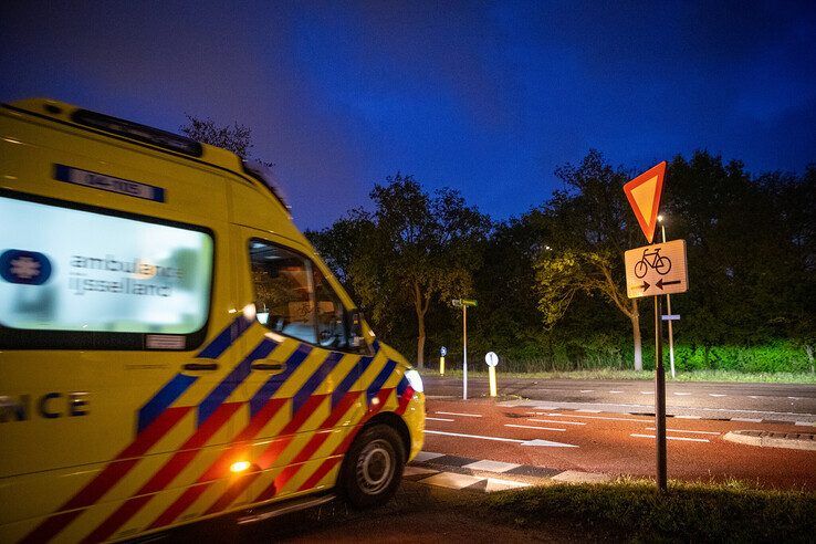 Scooterrijder gewond na aanrijding op Kranenburgweg - Foto: Hugo Janssen