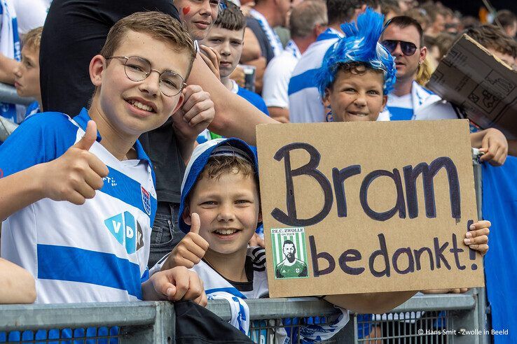 In beeld: Bram bedankt! Groots afscheid voor clubicoon - Foto: Hans Smit