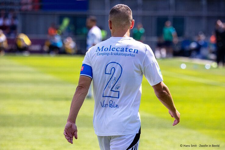 In beeld: Bram bedankt! Groots afscheid voor clubicoon - Foto: Hans Smit