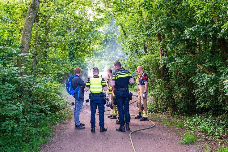 Pyromaan vroeg uit de veren in Park de Wezenlanden - Foto: Peter Denekamp