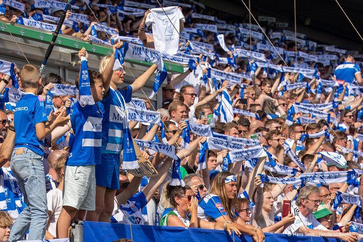 In beeld: Bram bedankt! Groots afscheid voor clubicoon - Foto: Hans Smit