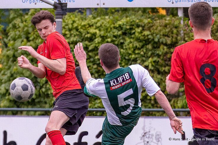 In beeld: Meppel blijft lijstaanvoerder Be Quick ’28 in de nek hijgen - Foto: Hans Smit