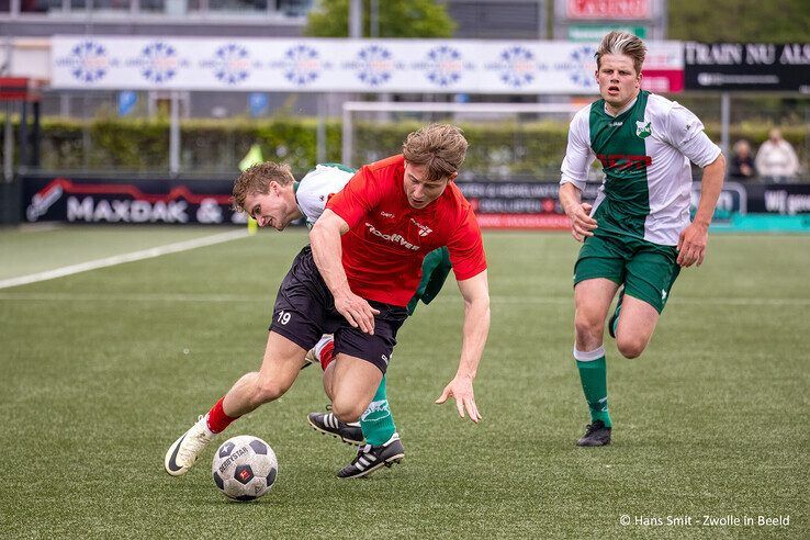 In beeld: Meppel blijft lijstaanvoerder Be Quick ’28 in de nek hijgen - Foto: Hans Smit