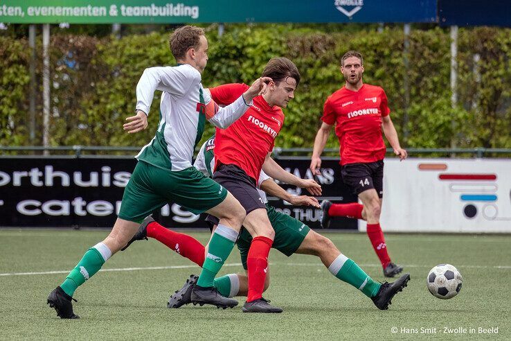 In beeld: Meppel blijft lijstaanvoerder Be Quick ’28 in de nek hijgen - Foto: Hans Smit