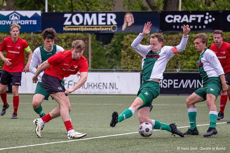 In beeld: Meppel blijft lijstaanvoerder Be Quick ’28 in de nek hijgen - Foto: Hans Smit