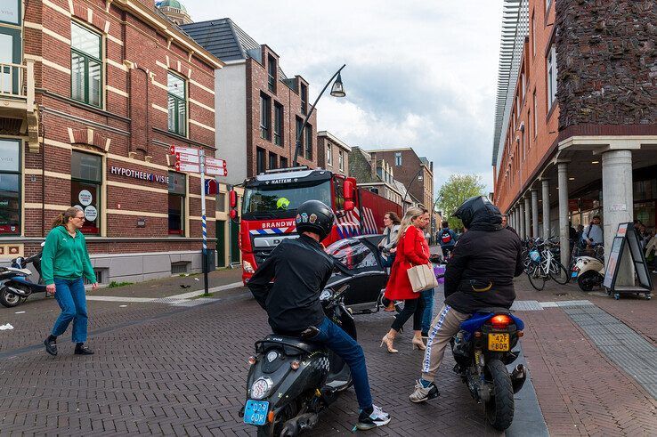 Brandweer Hattem op de Jufferenwal. - Foto: Peter Denekamp