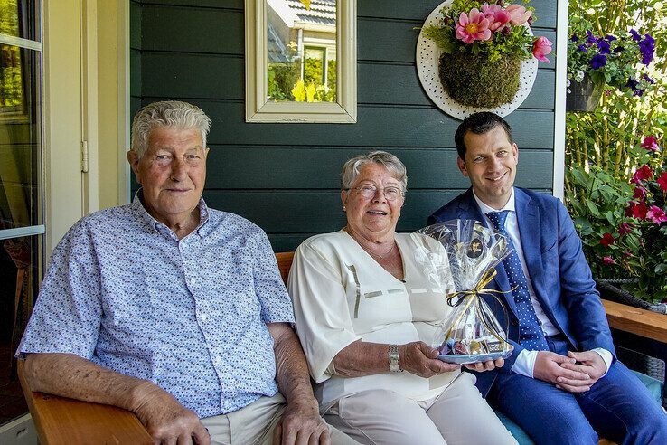 Willem en Lien Kok uit Zwolle-Zuid 60 jaar getrouwd - Foto: Obbe Bakker