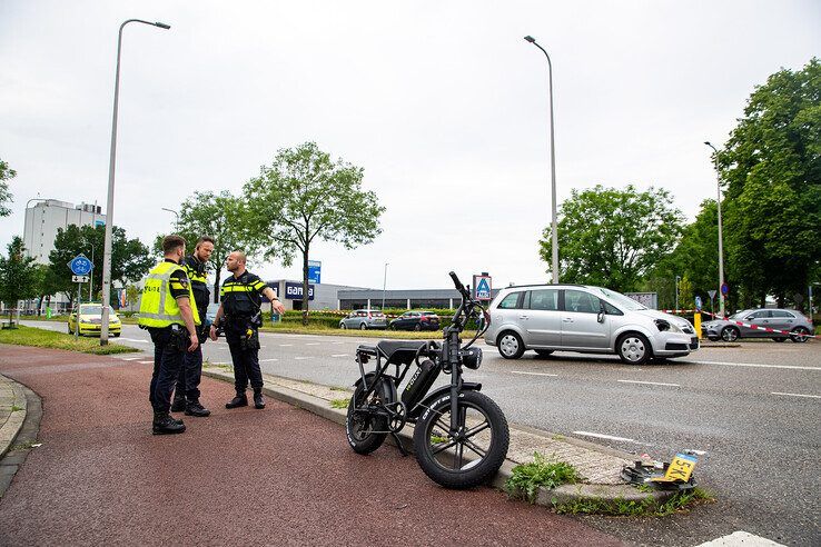 Fatbike en auto botsen op Blaloweg, twee gewonden naar het ziekenhuis - Foto: Hugo Janssen