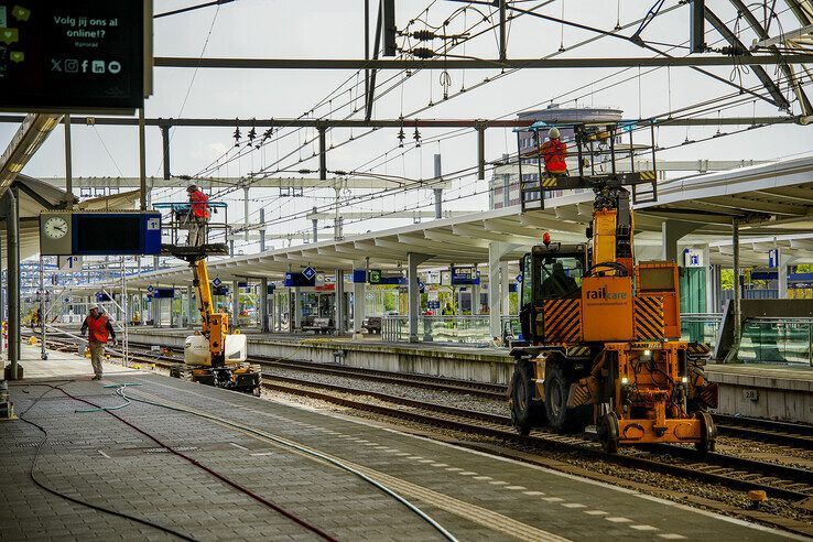 In beeld: Station Zwolle en Hoge Spoorbrug flink onderhanden genomen tijdens treinvrije periode - Foto: Obbe Bakker