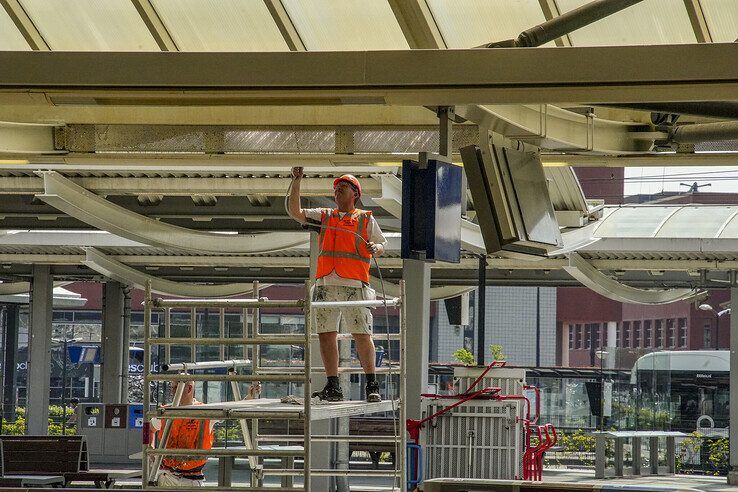 In beeld: Station Zwolle en Hoge Spoorbrug flink onderhanden genomen tijdens treinvrije periode - Foto: Obbe Bakker