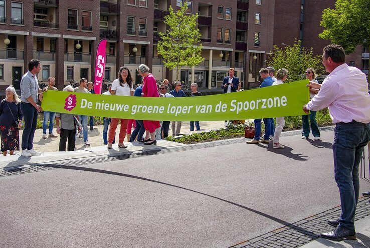 De feestelijke heropening van de Koggelaan. - Foto: Obbe Bakker