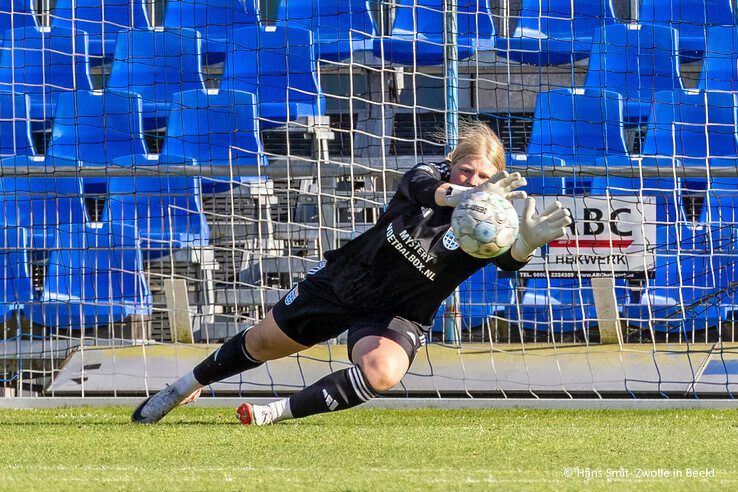 In beeld: PEC Zwolle Vrouwen besluit seizoen met nederlaag - Foto: Hans Smit
