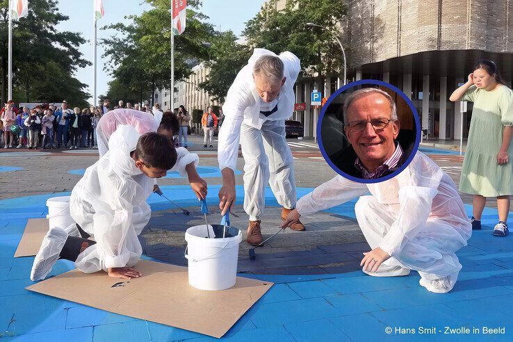 Een project waar nu al zo’n € 95.000 aan is uitgegeven. Volgens een VVD-raadslid: “Een bedrag dat is uitgegeven om kinderen een beetje te laten verven.” - Foto: Hans Smit