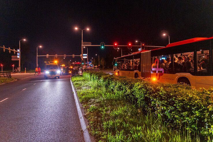 Flinke verkeershinder na ongeval met taxi op Ceintuurbaan - Foto: Peter Denekamp