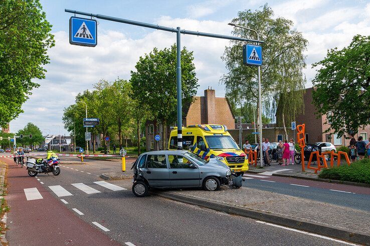 Ravage na kop-staartbotsing op Middelweg - Foto: Peter Denekamp