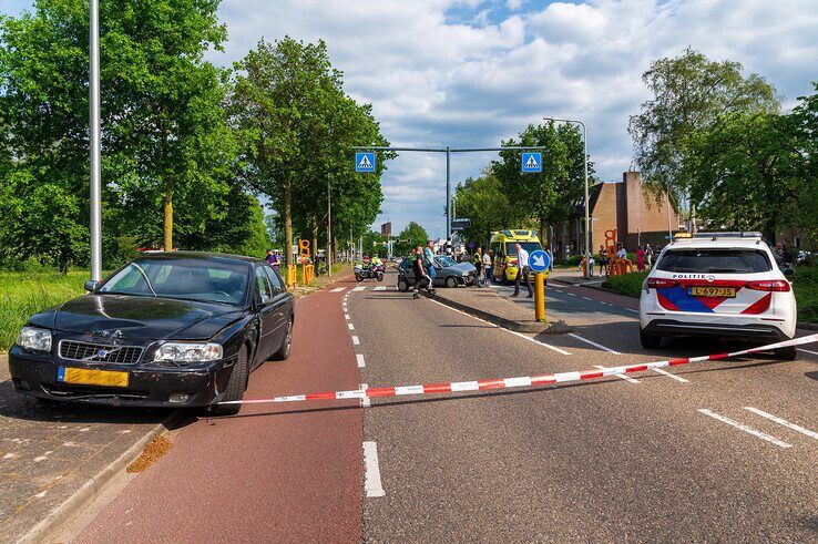 Ravage na kop-staartbotsing op Middelweg - Foto: Peter Denekamp