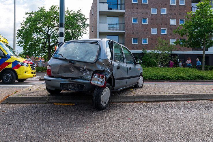 Ravage na kop-staartbotsing op Middelweg - Foto: Peter Denekamp