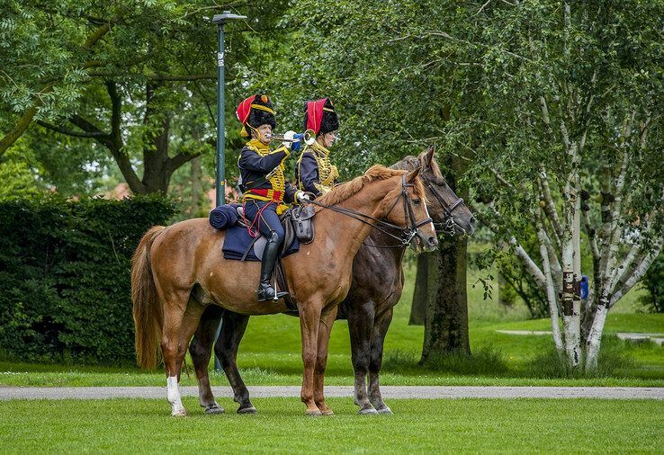 In beeld: Luchtafweergeschut en kanonschoten bij provinciehuis Overijssel - Foto: Obbe Bakker