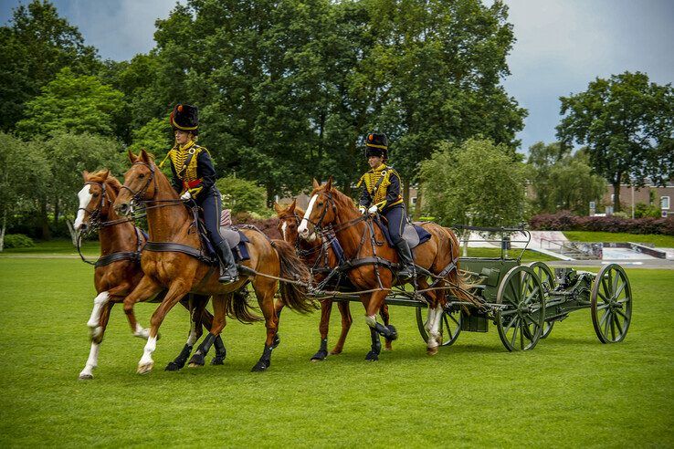 In beeld: Luchtafweergeschut en kanonschoten bij provinciehuis Overijssel - Foto: Obbe Bakker