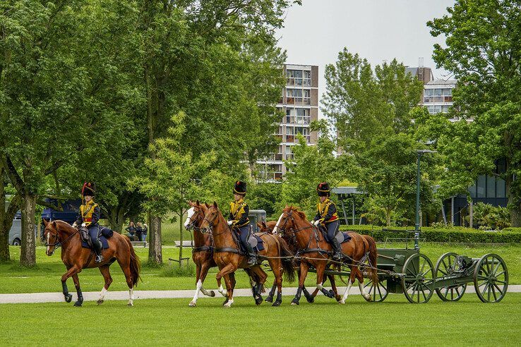 In beeld: Luchtafweergeschut en kanonschoten bij provinciehuis Overijssel - Foto: Obbe Bakker