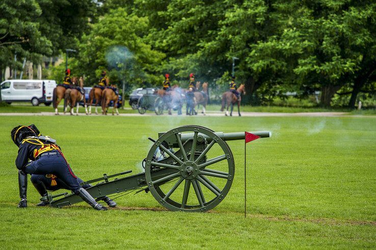 In beeld: Luchtafweergeschut en kanonschoten bij provinciehuis Overijssel - Foto: Obbe Bakker