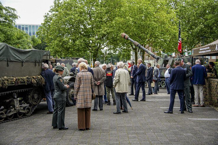 In beeld: Luchtafweergeschut en kanonschoten bij provinciehuis Overijssel - Foto: Obbe Bakker