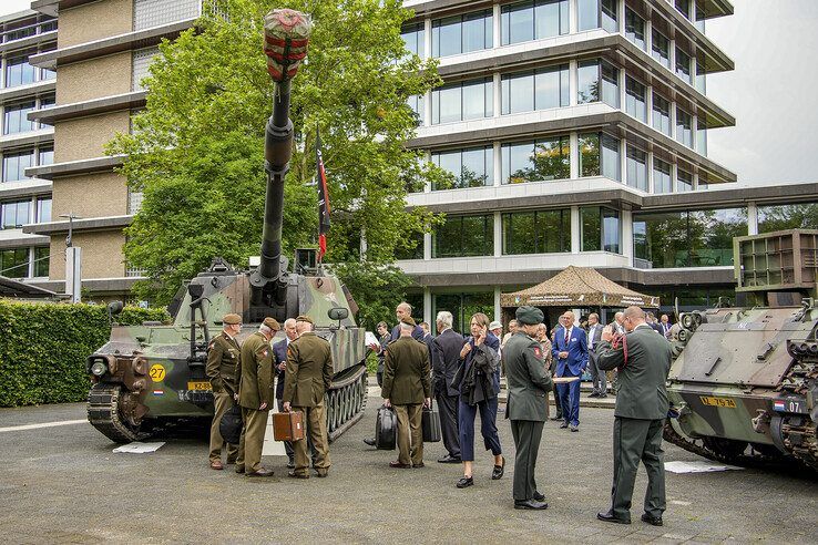 In beeld: Luchtafweergeschut en kanonschoten bij provinciehuis Overijssel - Foto: Obbe Bakker