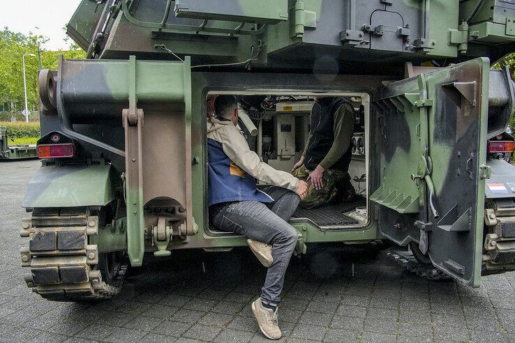 In beeld: Luchtafweergeschut en kanonschoten bij provinciehuis Overijssel - Foto: Obbe Bakker