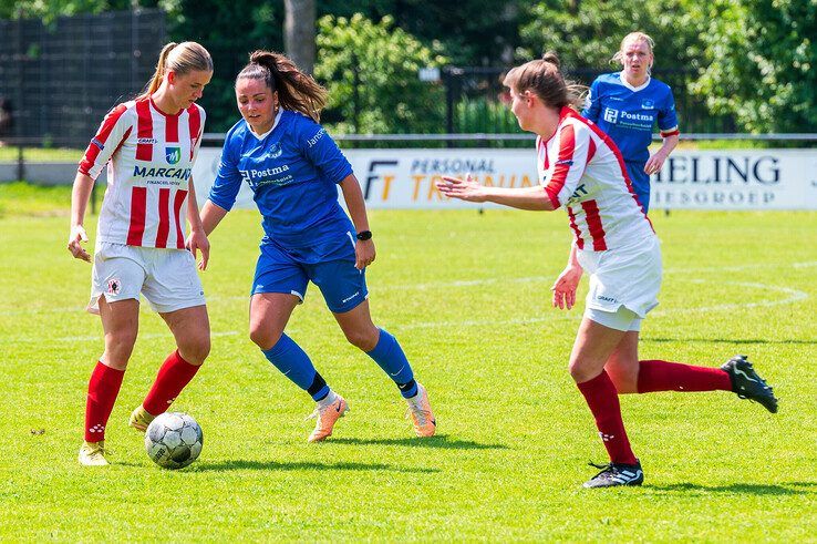 In beeld: WVF verliest laatste competitieduel van kampioen IJVV - Foto: Peter Denekamp