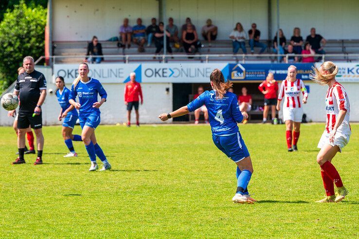 In beeld: WVF verliest laatste competitieduel van kampioen IJVV - Foto: Peter Denekamp