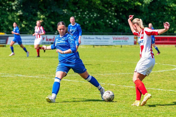 In beeld: WVF verliest laatste competitieduel van kampioen IJVV - Foto: Peter Denekamp