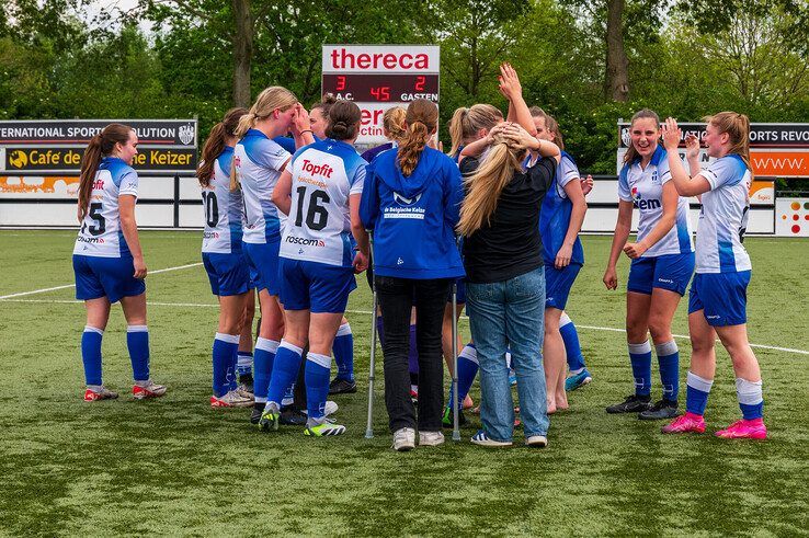 Grote vreugde bij voetbalvrouwen ZAC na bereiken bekerfinale - Foto: Peter Denekamp