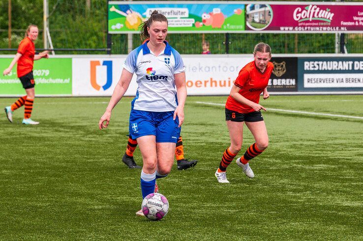 In beeld: Voetbalvrouwen ZAC vegen eersteklasser Sparta Nijkerk van de mat in halve bekerfinale - Foto: Peter Denekamp