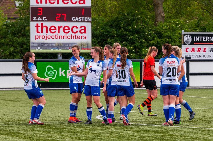 In beeld: Voetbalvrouwen ZAC vegen eersteklasser Sparta Nijkerk van de mat in halve bekerfinale - Foto: Peter Denekamp